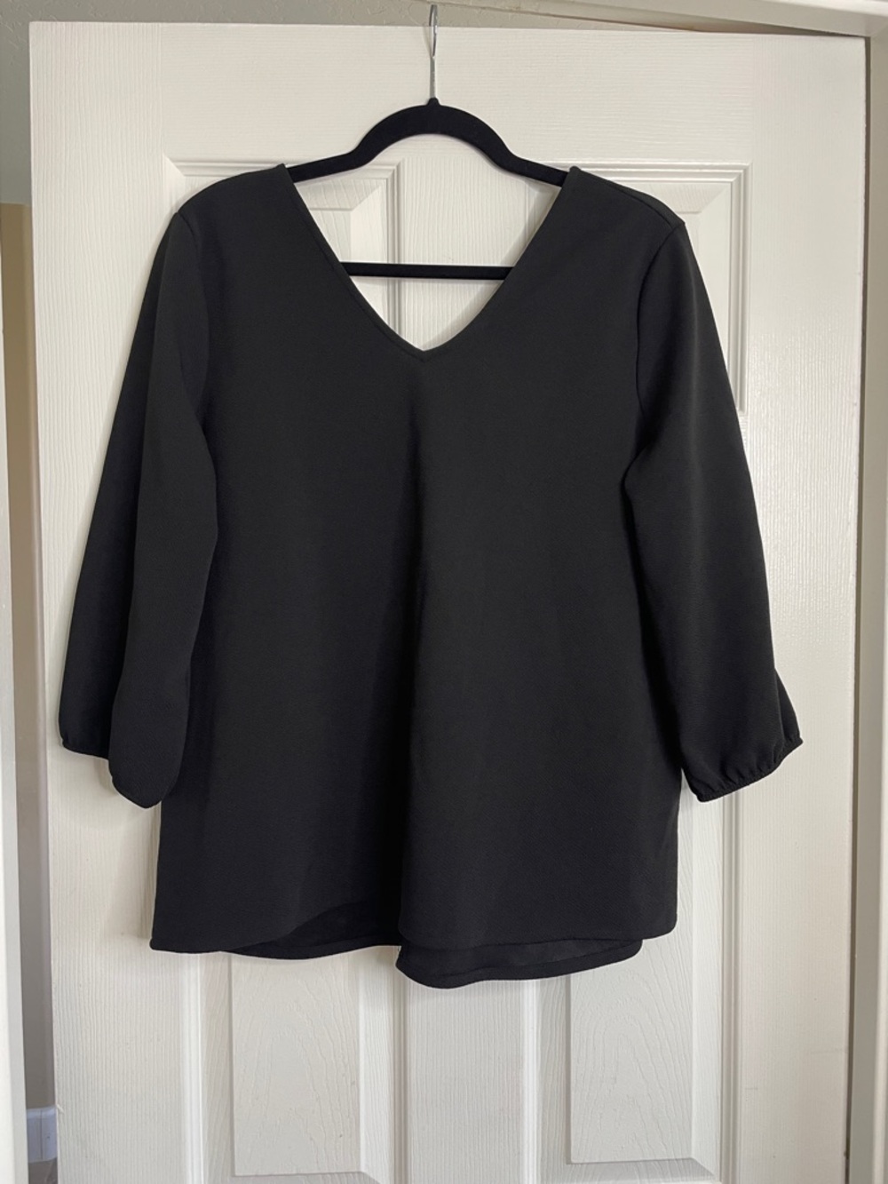 Chico's Black V-Neck Three-Quarter Sleeve Blouse